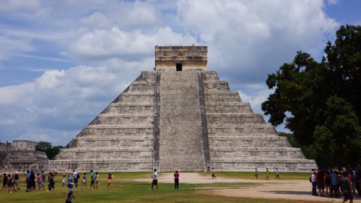 El Castillo pyramid at Chichén Itzá